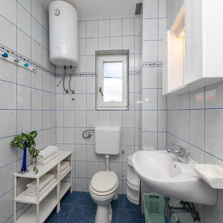 Garden Apartment *