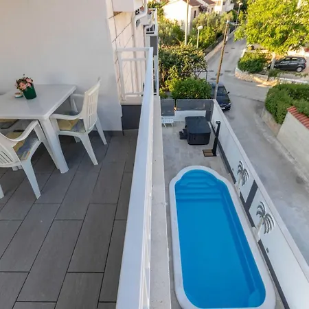 Apartment Garden Supetar